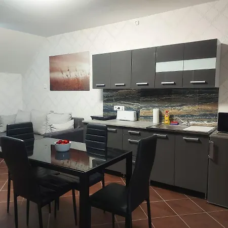 Appartement Aniko Szallas *